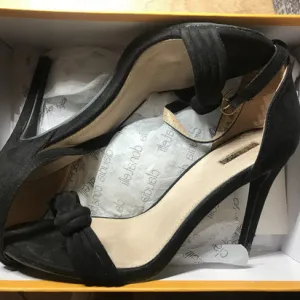 Metro sandale sa stiklom