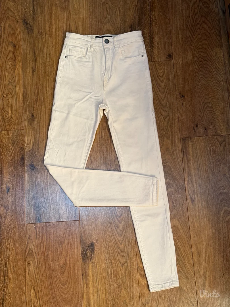 Stradivarius bele farmerke