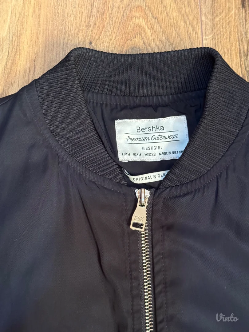Bershka bomber jakna