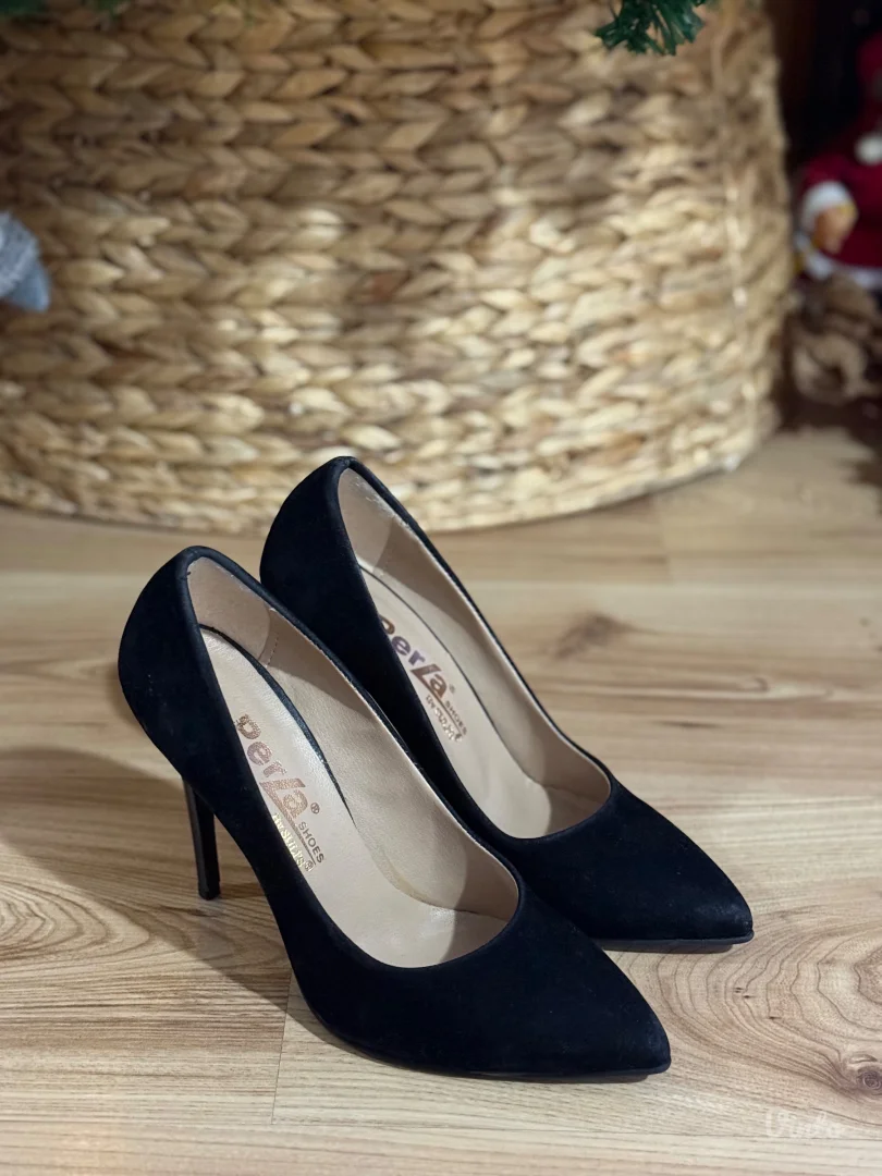 Crne štikla salonke