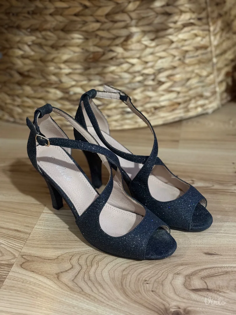 Sandale na štiklu sa šljokicama