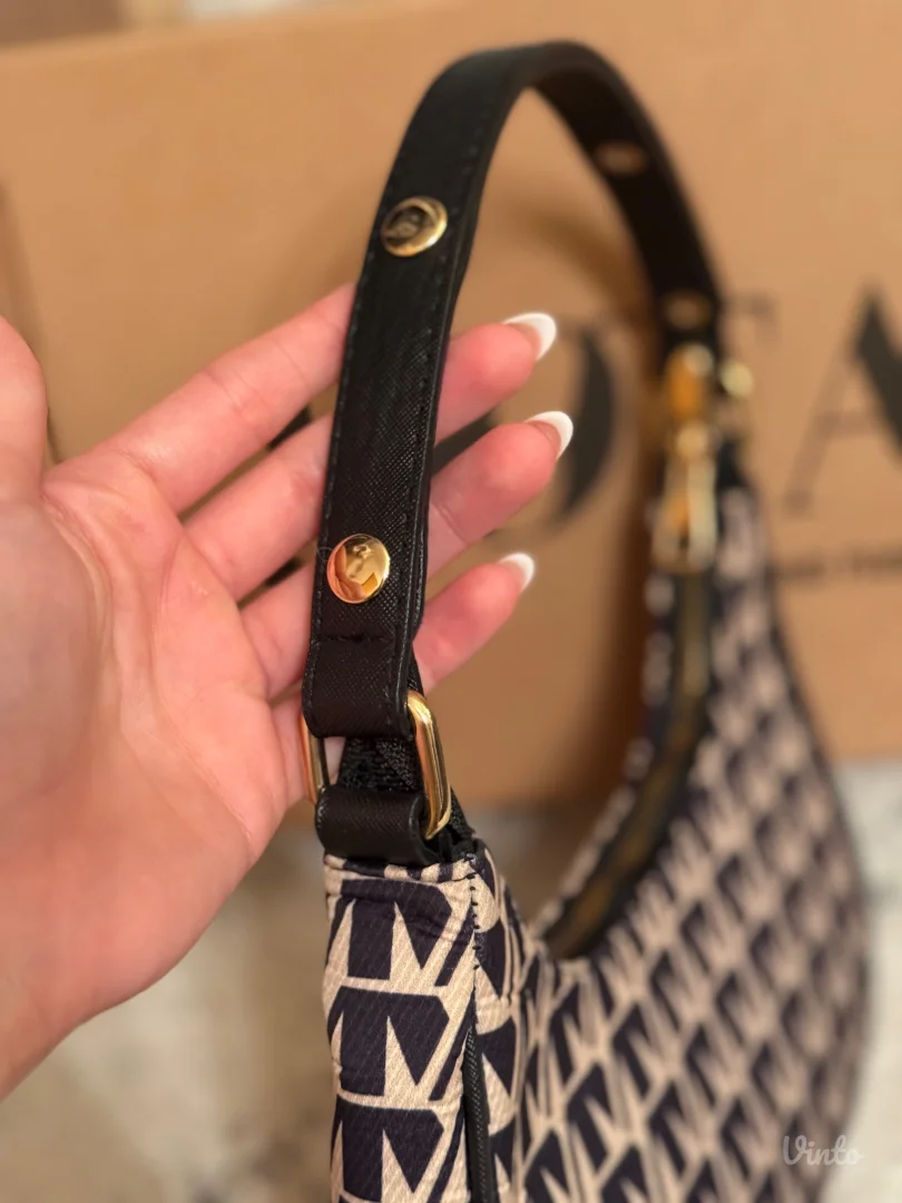 Dota crno-bela torbica