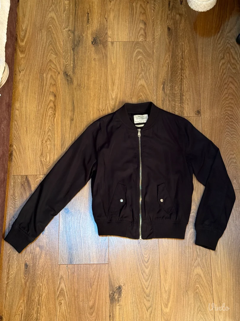 Bershka bomber jakna