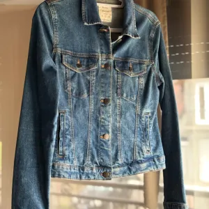 Bershka teksas jakna