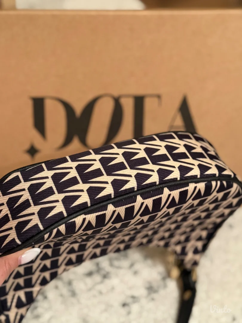 Dota crno-bela torbica