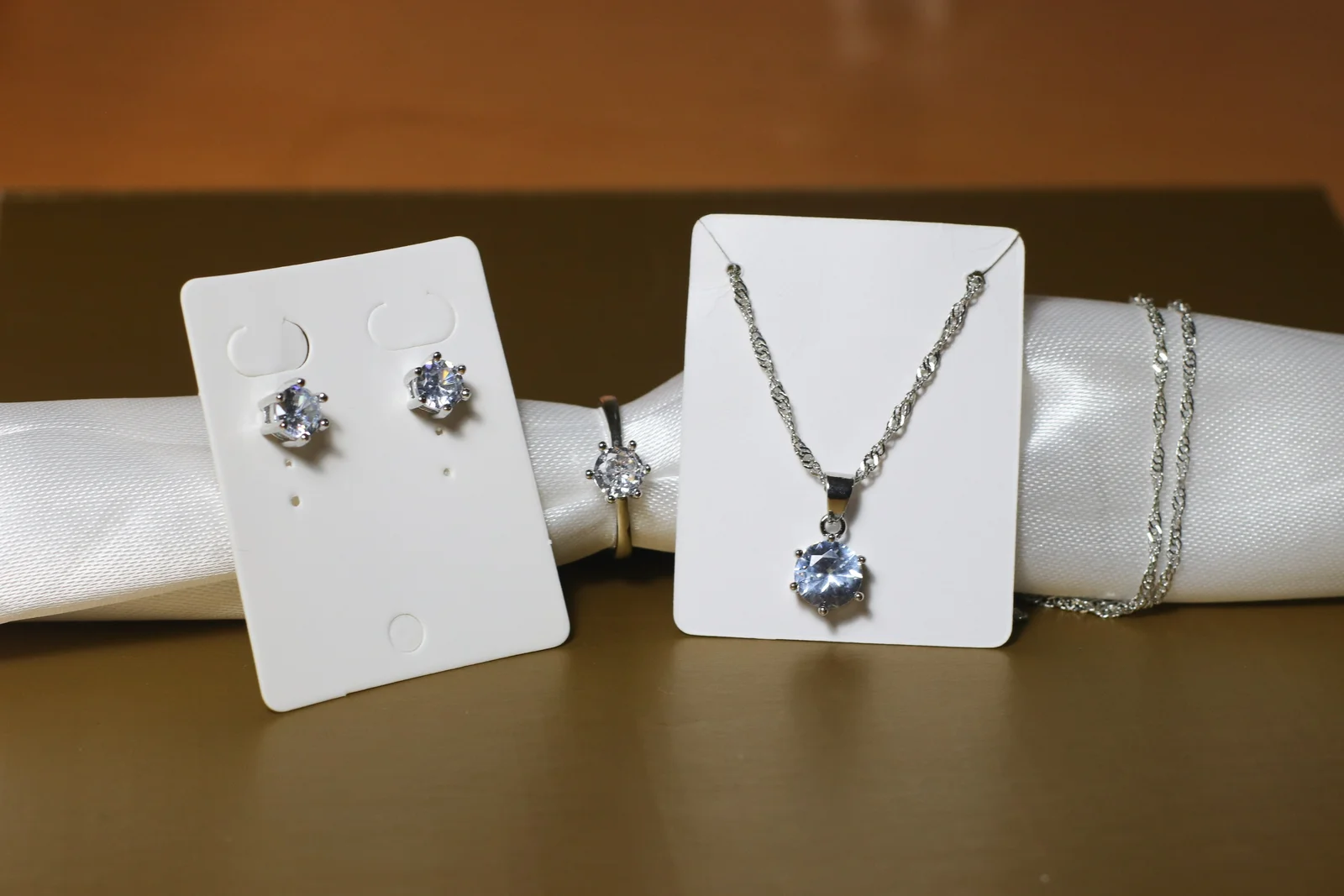 Set nakita (ogrlica, minđuše i prsten ) žig 925