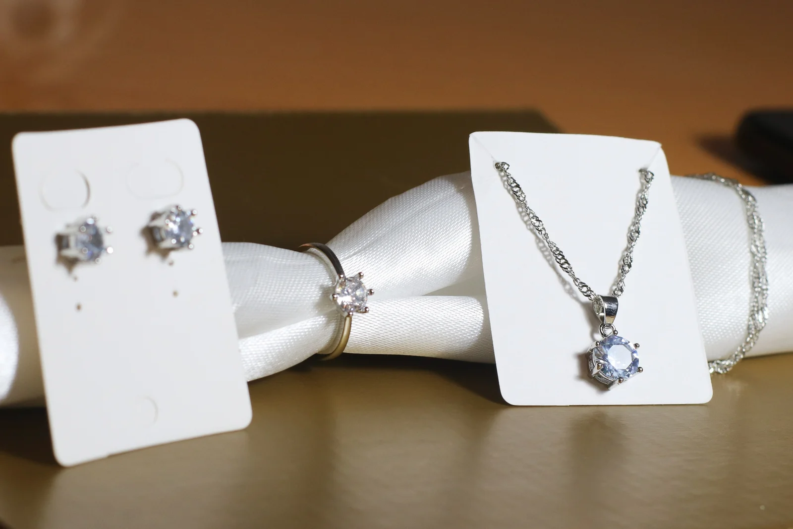 Set nakita (ogrlica, minđuše i prsten ) žig 925