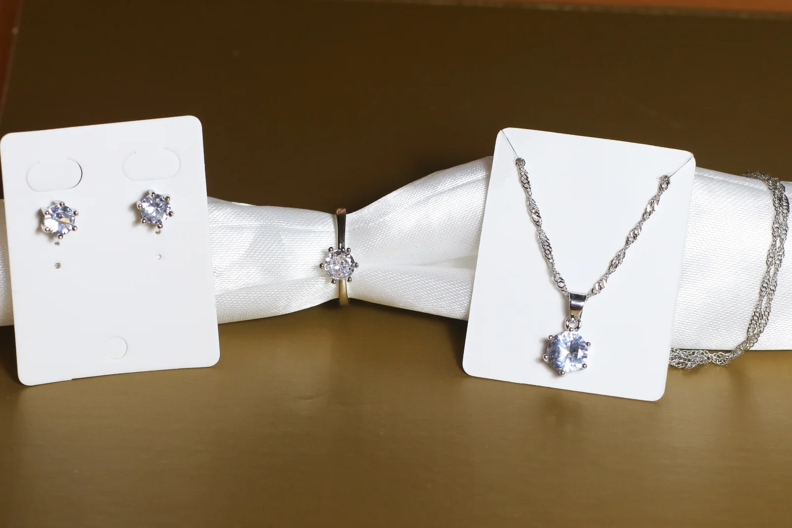 Set nakita (ogrlica, minđuše i prsten ) žig 925