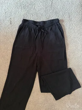 Stradivarius crne pantalone