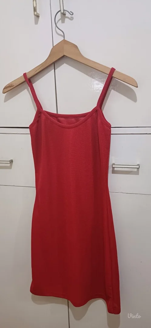 Svečana crvena haljina