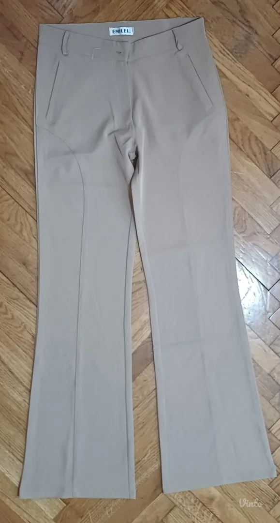 Divne nove retro pantalone zvonncare