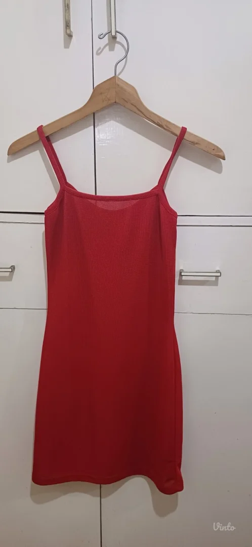 Svečana crvena haljina