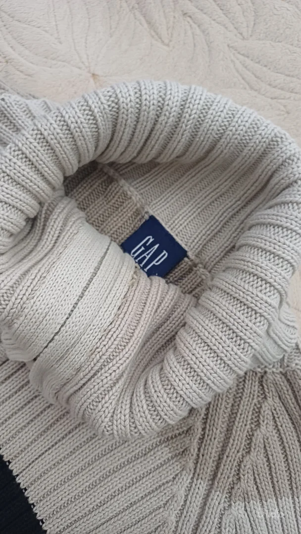 Rebrasta dzemper-jaknica sa rajsferšlusom