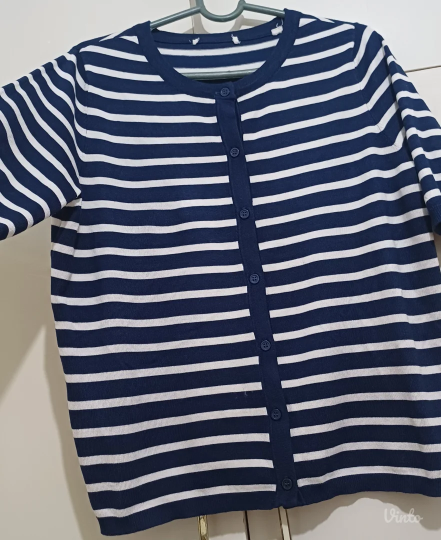 Prugasti kardigan uvek u modi