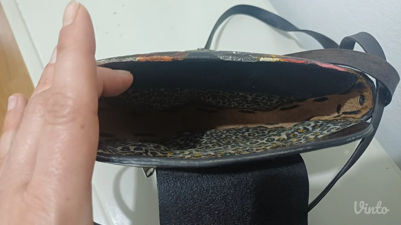 Vintage unikatna kožna torba- žig umetnika