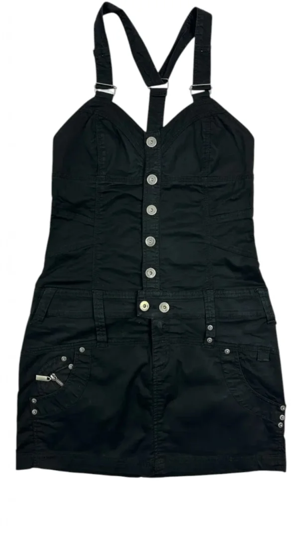 Nova crna haljina na tregere