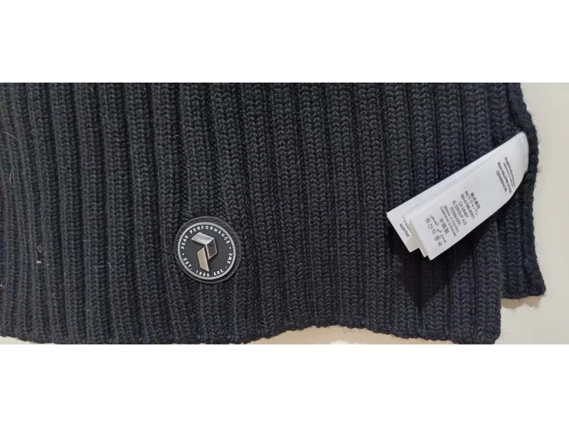 Peak Perfomance vrhunski šal 100% vuna ,novo