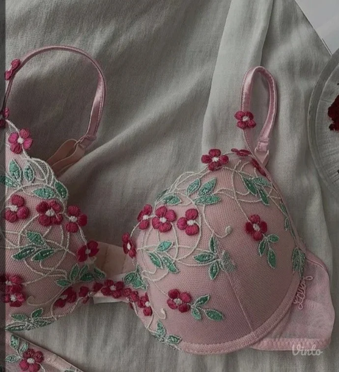 Lilly Italy brushalter divan dezen