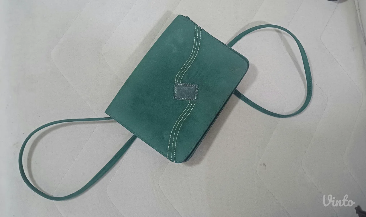 Vintage zelena torbica od antilopa sa metalnom Prym kopčom