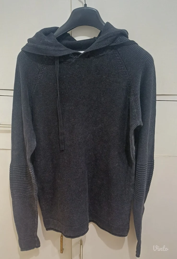Muski dzemper sa kapuljacom- novo