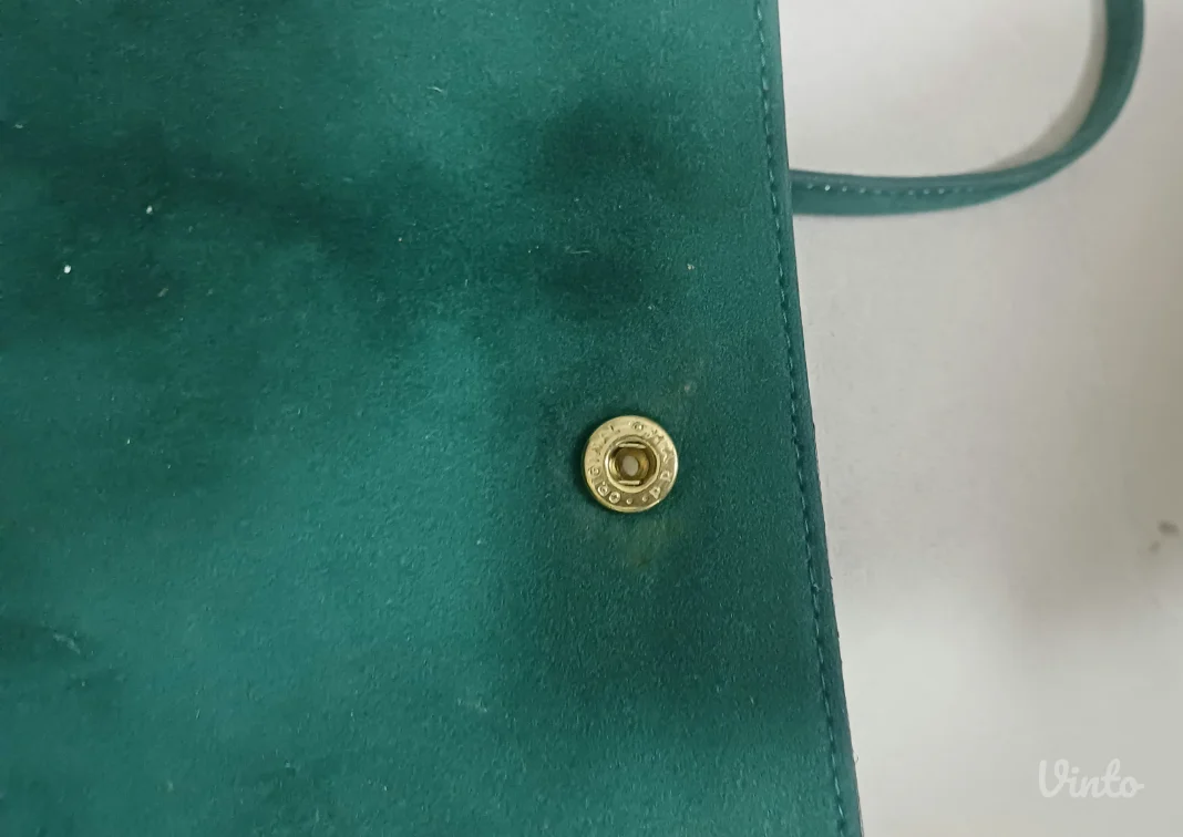 Vintage zelena torbica od antilopa sa metalnom Prym kopčom