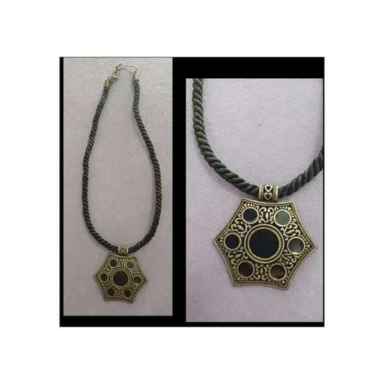 Unikatna ogrlica sa priveskom