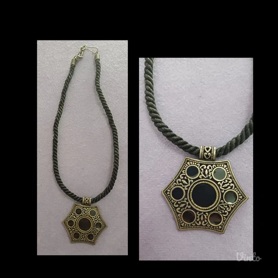 Unikatna ogrlica sa priveskom