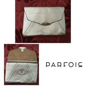 Parfois zlatna pismo torbica