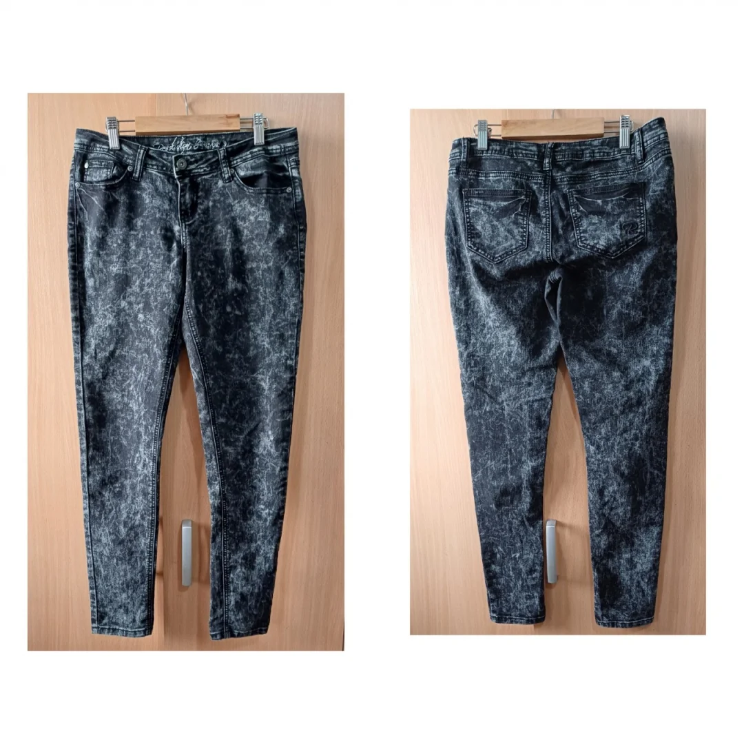 Revolt jeans Acid wash kao nove - preudobne