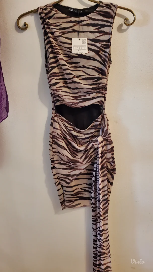 ZARA HALJINA NOVA SA ETIKETOM S