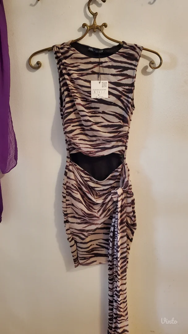 ZARA HALJINA NOVA SA ETIKETOM S