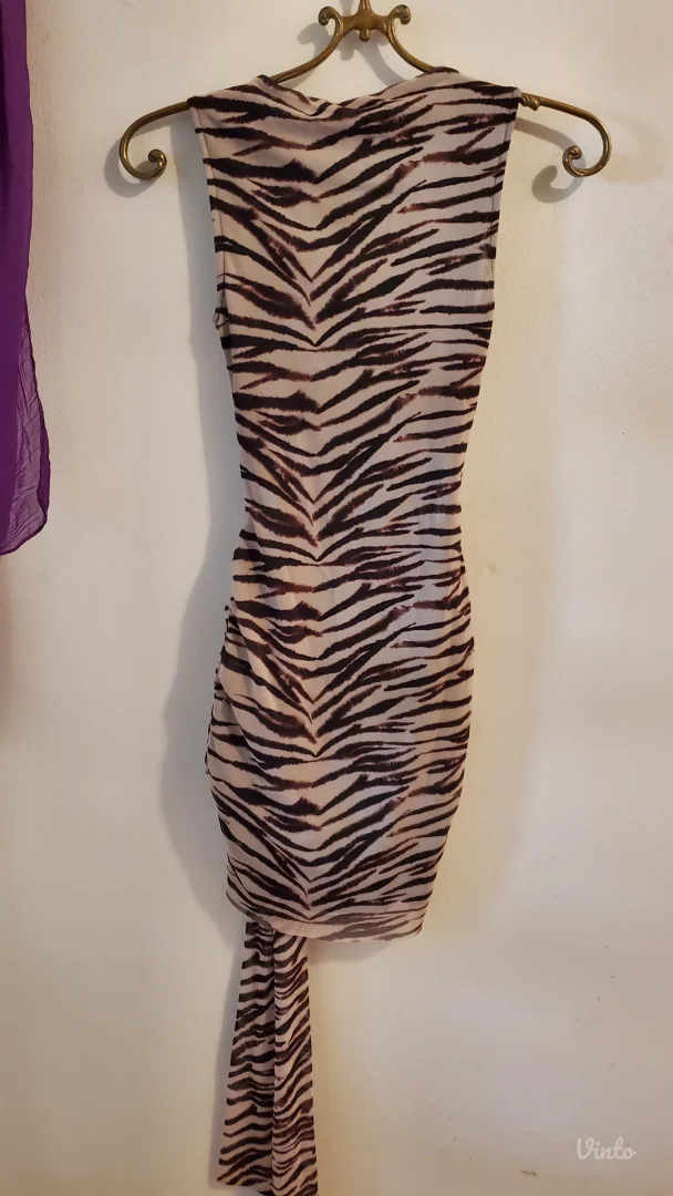 ZARA HALJINA NOVA SA ETIKETOM S