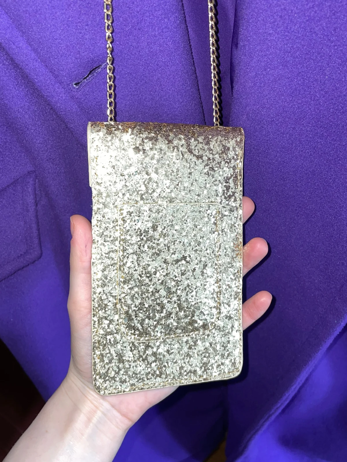 Mini zlatna torbica za telefon