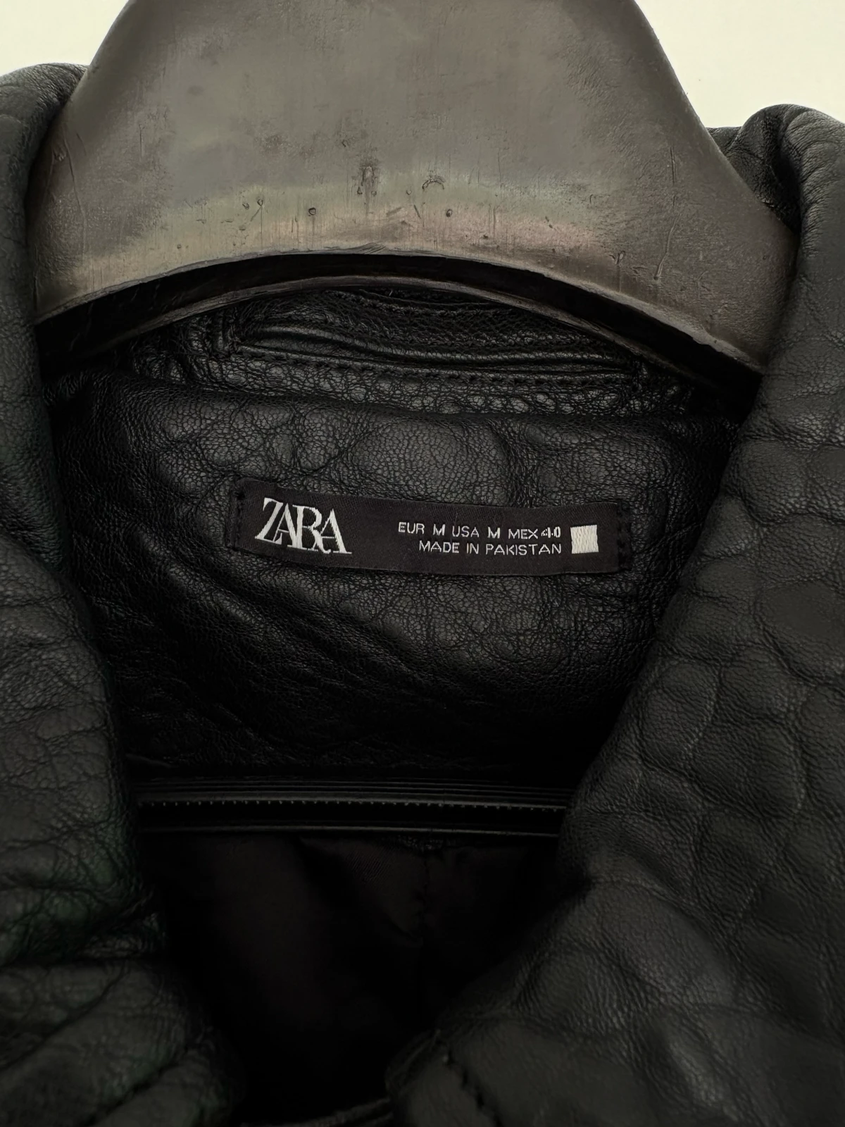 Zara kozna jakna (M)