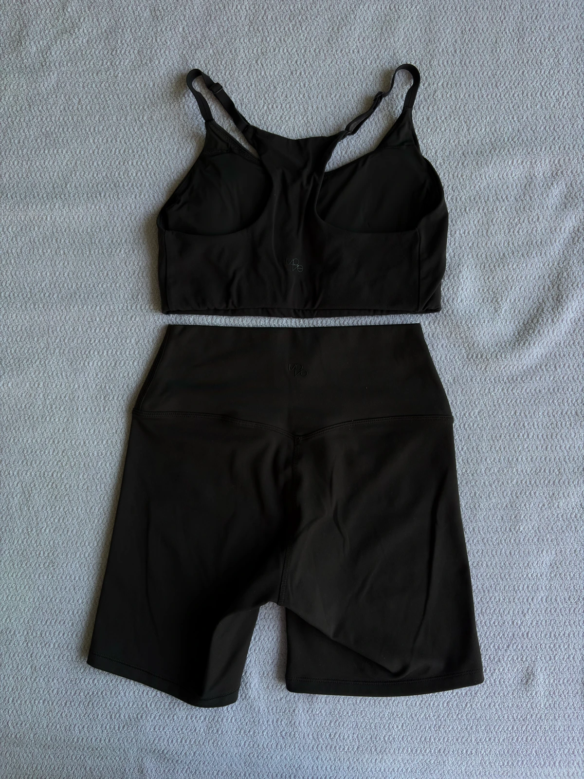 H&M komplet za trening/top i sorts (S)