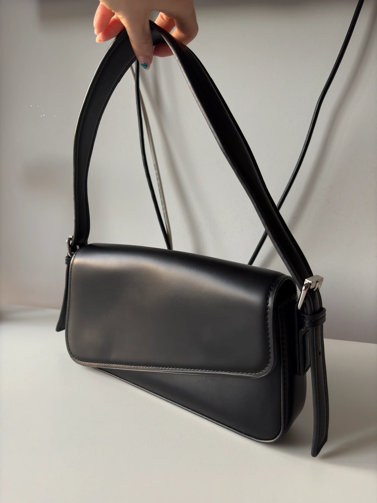 Zara crna torbica