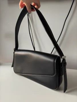 Zara crna torbica