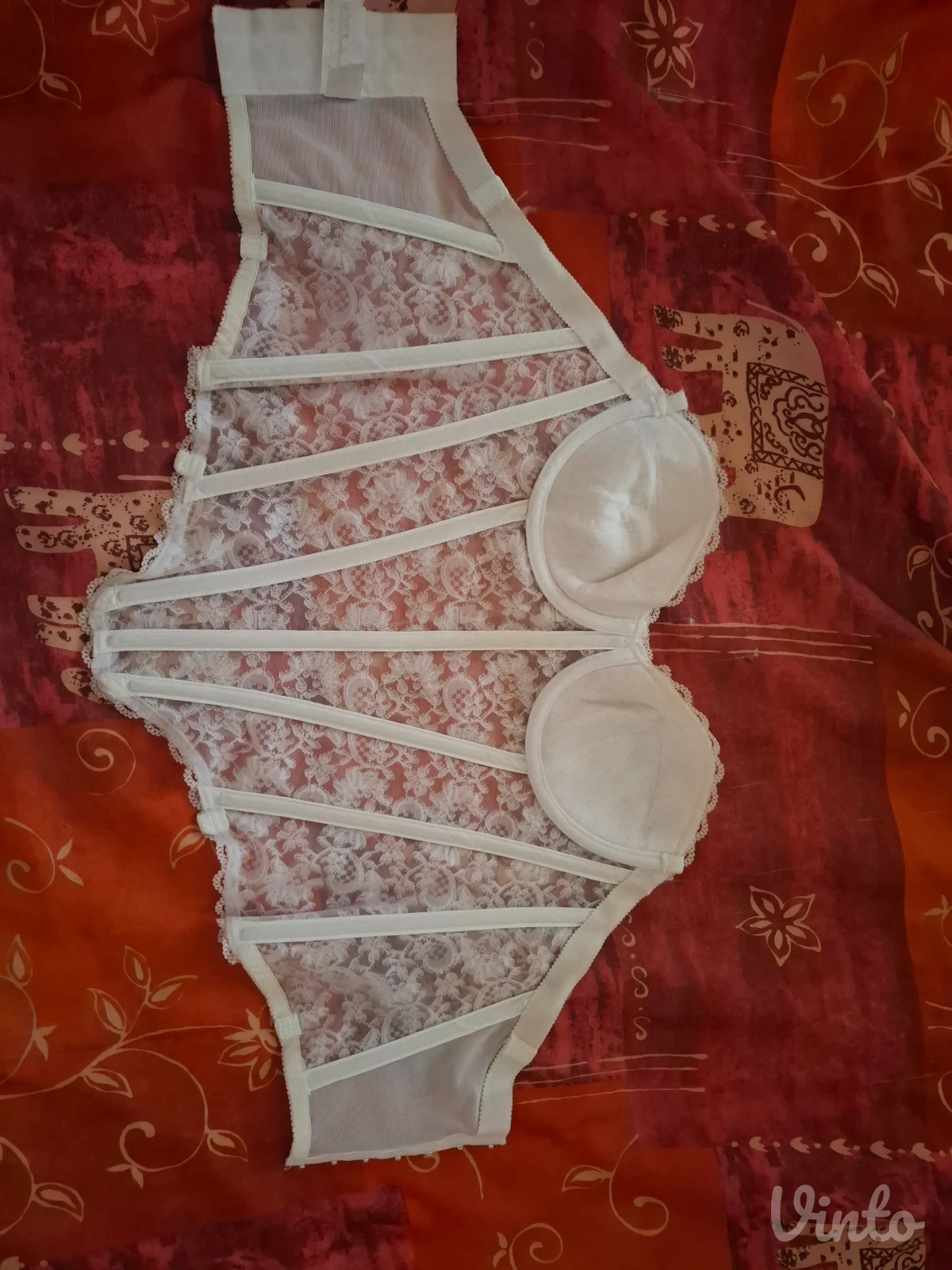 Beli čipkani korset
