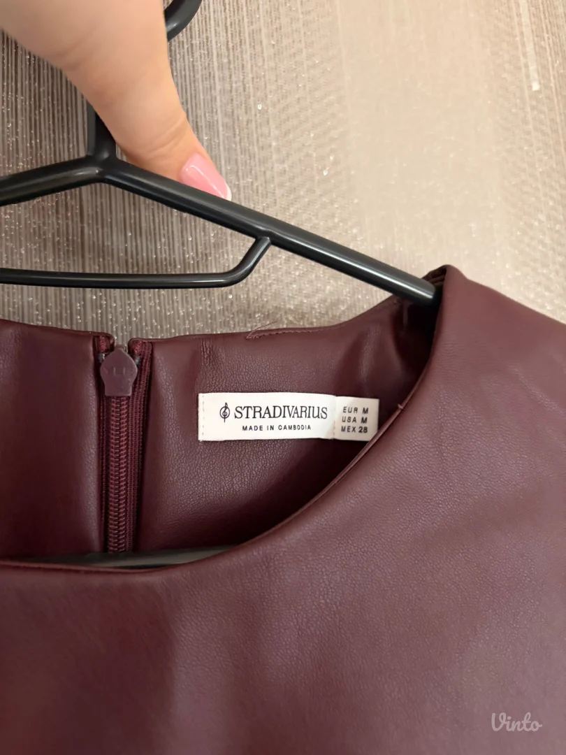 Stradivarius kožna bordo haljina