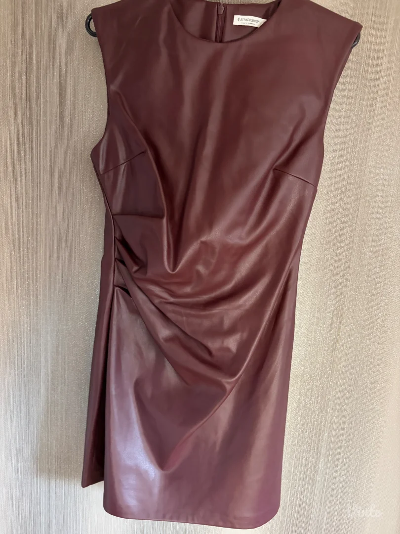 Stradivarius kožna bordo haljina