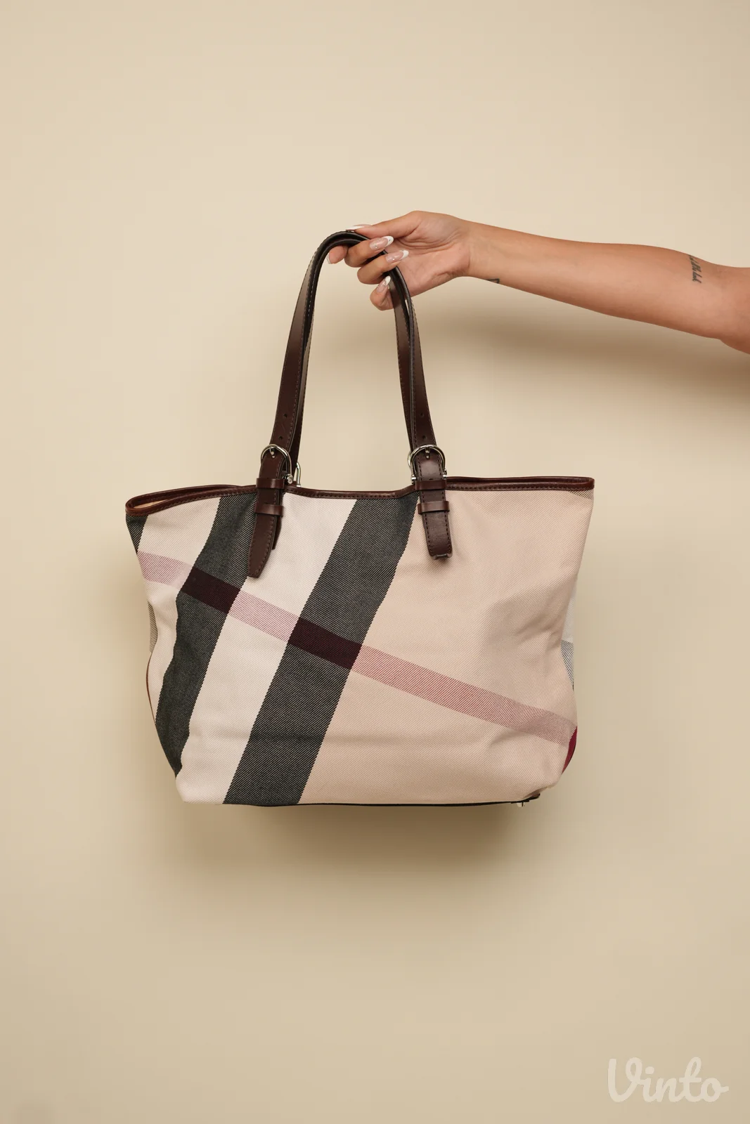 Burberry Victoria Mega Check luksuzna platnena tote torba