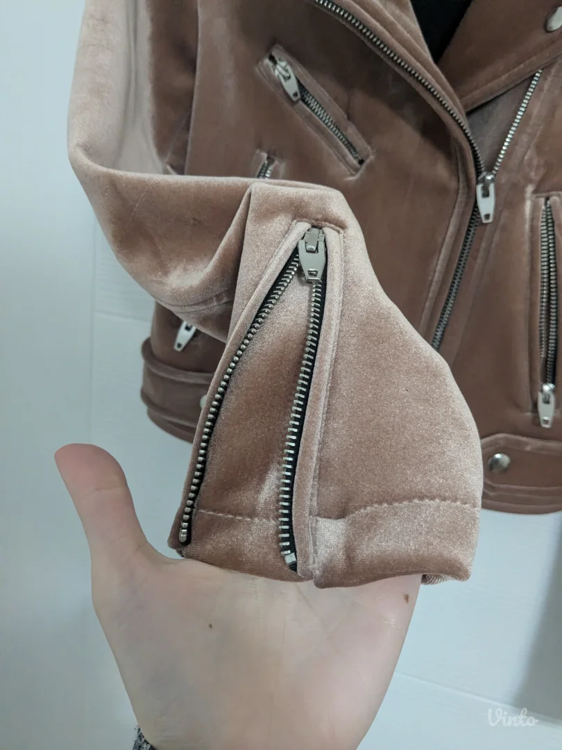 Bershka rokerica od plisa