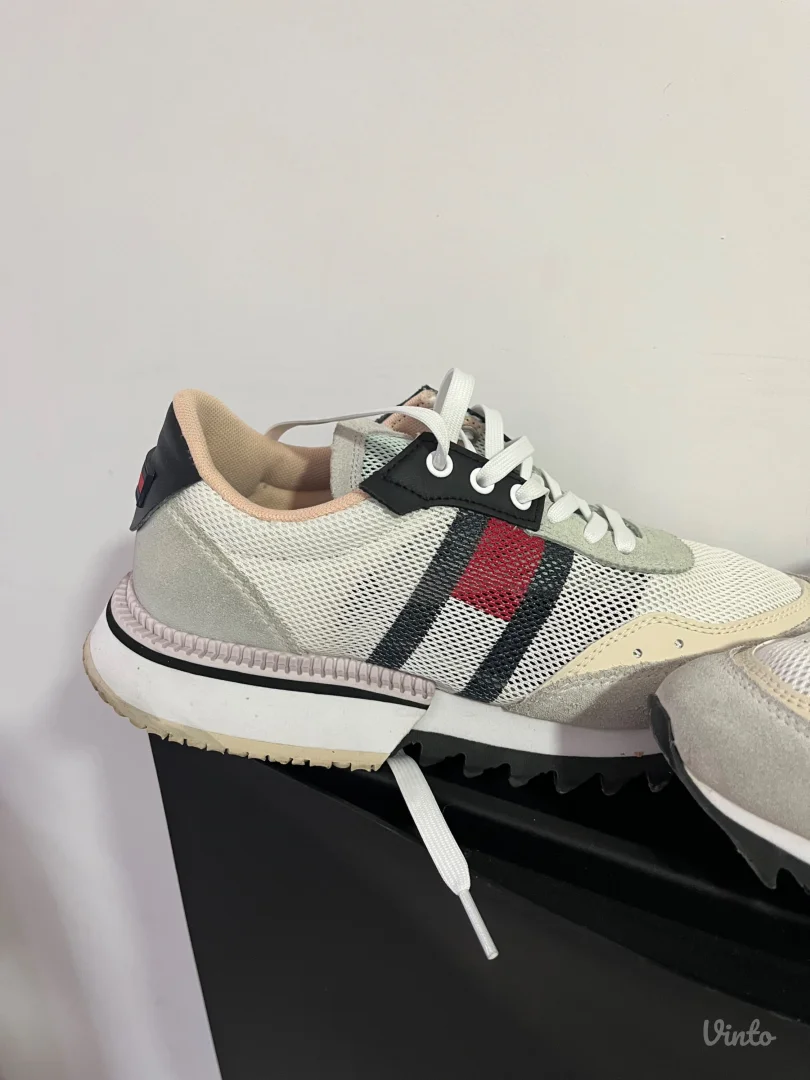 Tommy Hilfiger patike