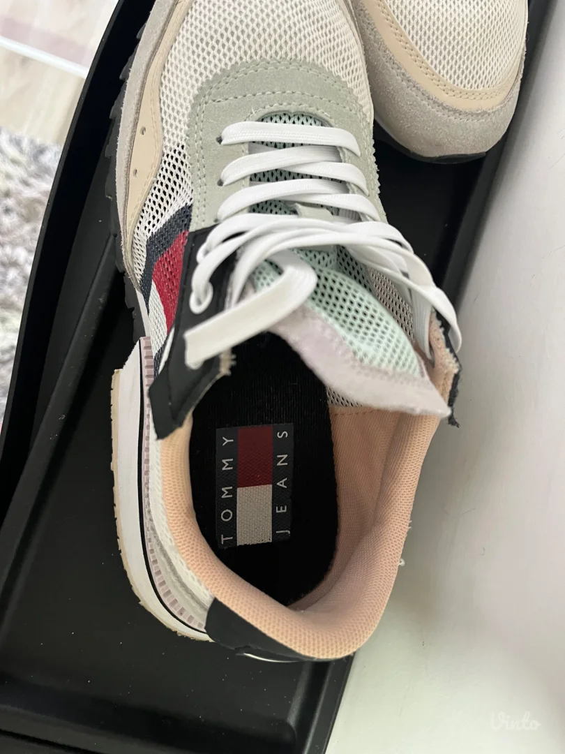 Tommy Hilfiger patike