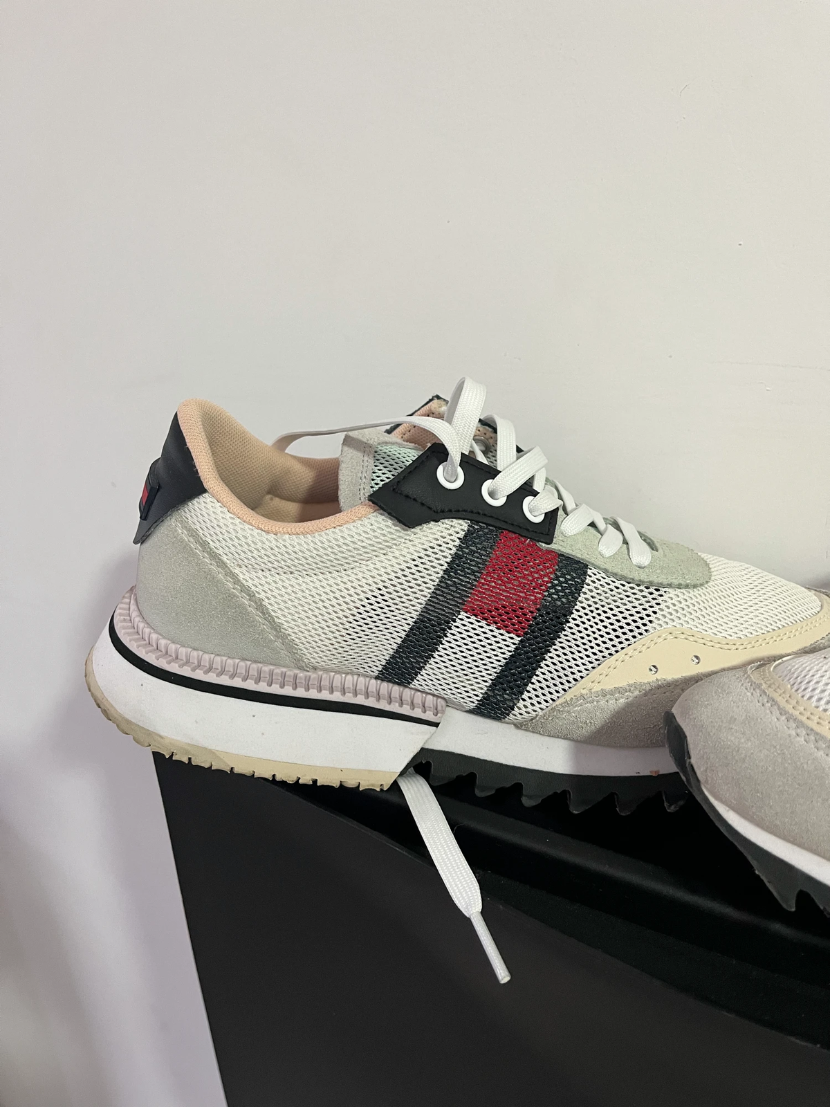 Tommy Hilfiger patike