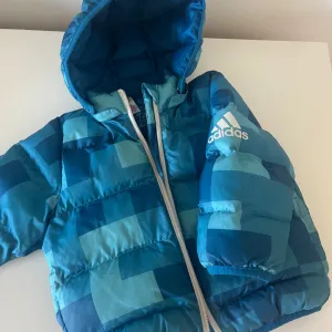 Adidas jakna za bebe