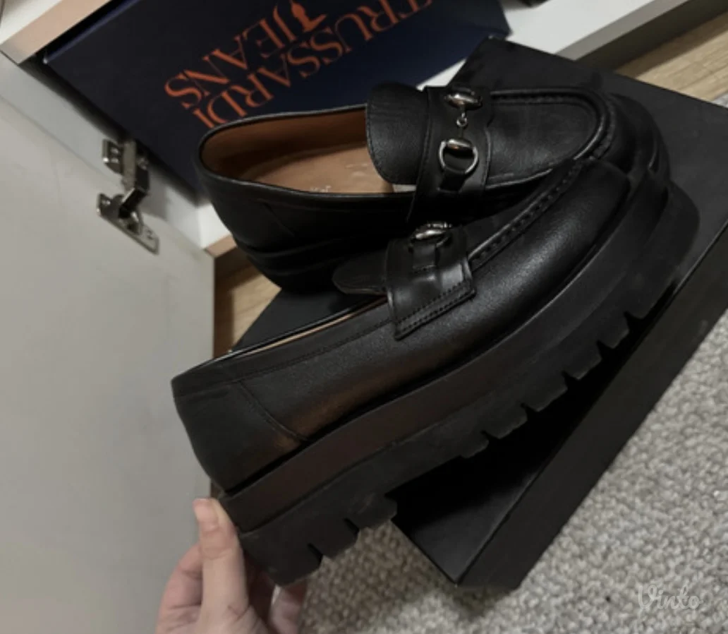 Noa noir loafers