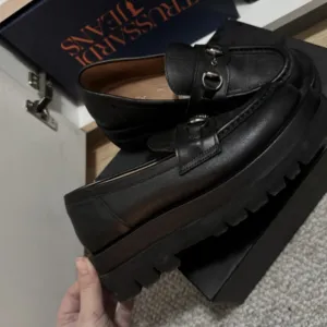 Noa noir loafers