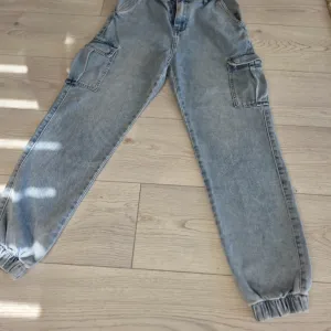 Svetli texas kargo pantalone