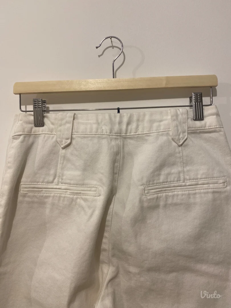 Zara farmerke sa etiketom